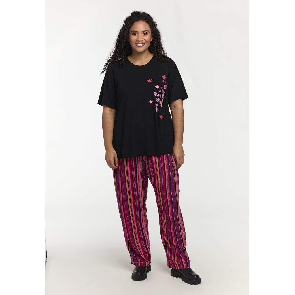 Studio SBella T-Shirt with print T-Shirt Black with Pink