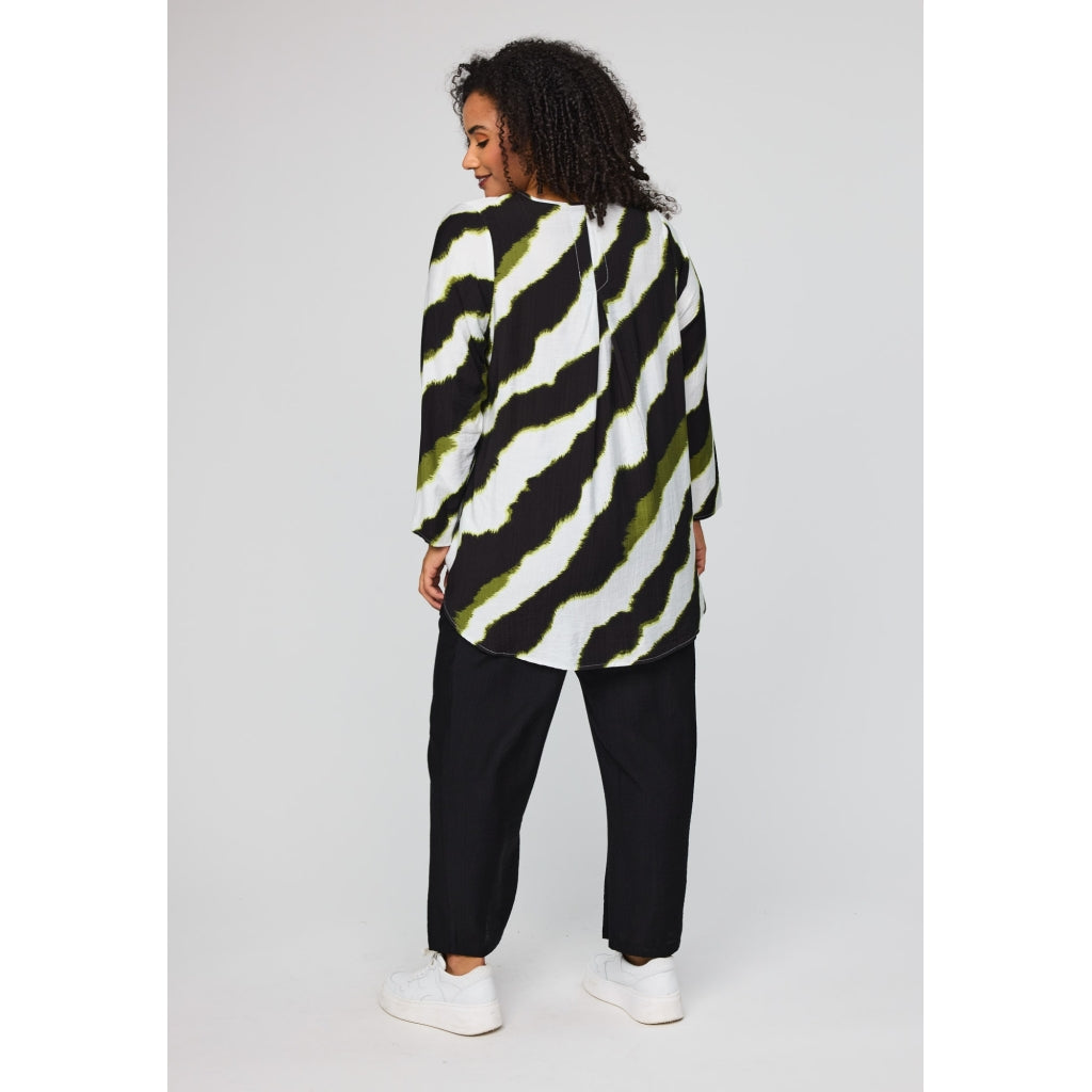 Studio SBerit Blouse Blouse Black with offwhite and green flash