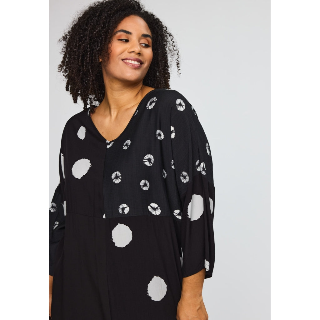 Studio SCara Dress Tunic Black with dots