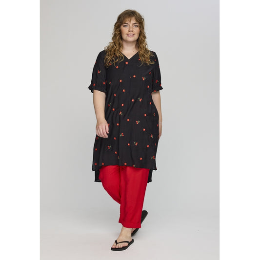 Studio SElma Shirt new sleeve Shirt Black with red berry