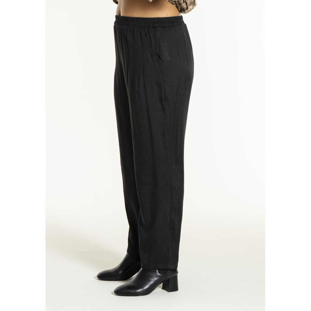 Studio SHolga Trousers Trousers Black
