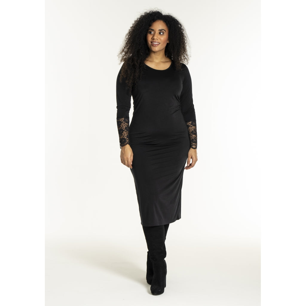 Studio SNoreen Long underdress with lace Dress Black